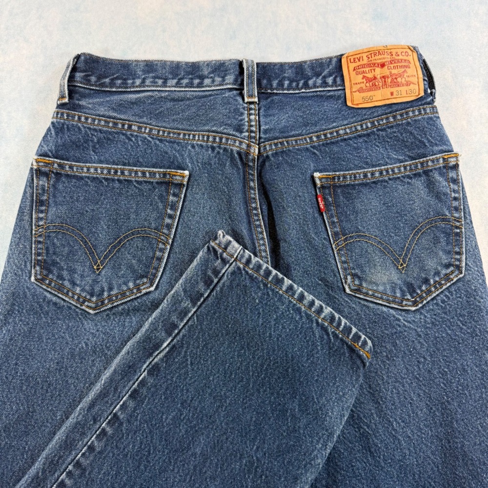 Levi's 550 Relaxed Fit Jeans Mens 31x30 Blue Excellent Medium Wash Denim